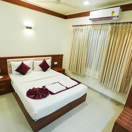 Hotel Royalton Residency Mundakāyam Esterno foto