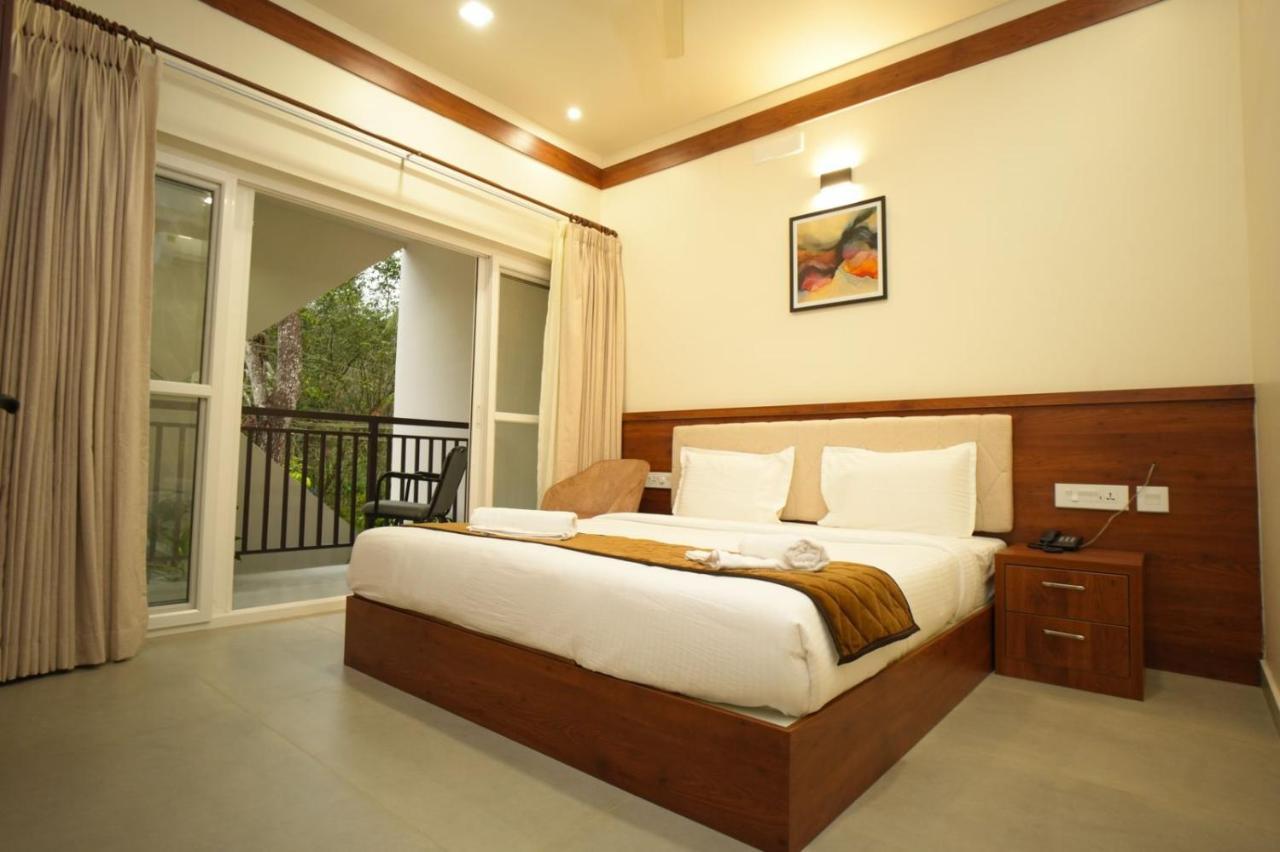 Hotel Royalton Residency Mundakāyam Esterno foto