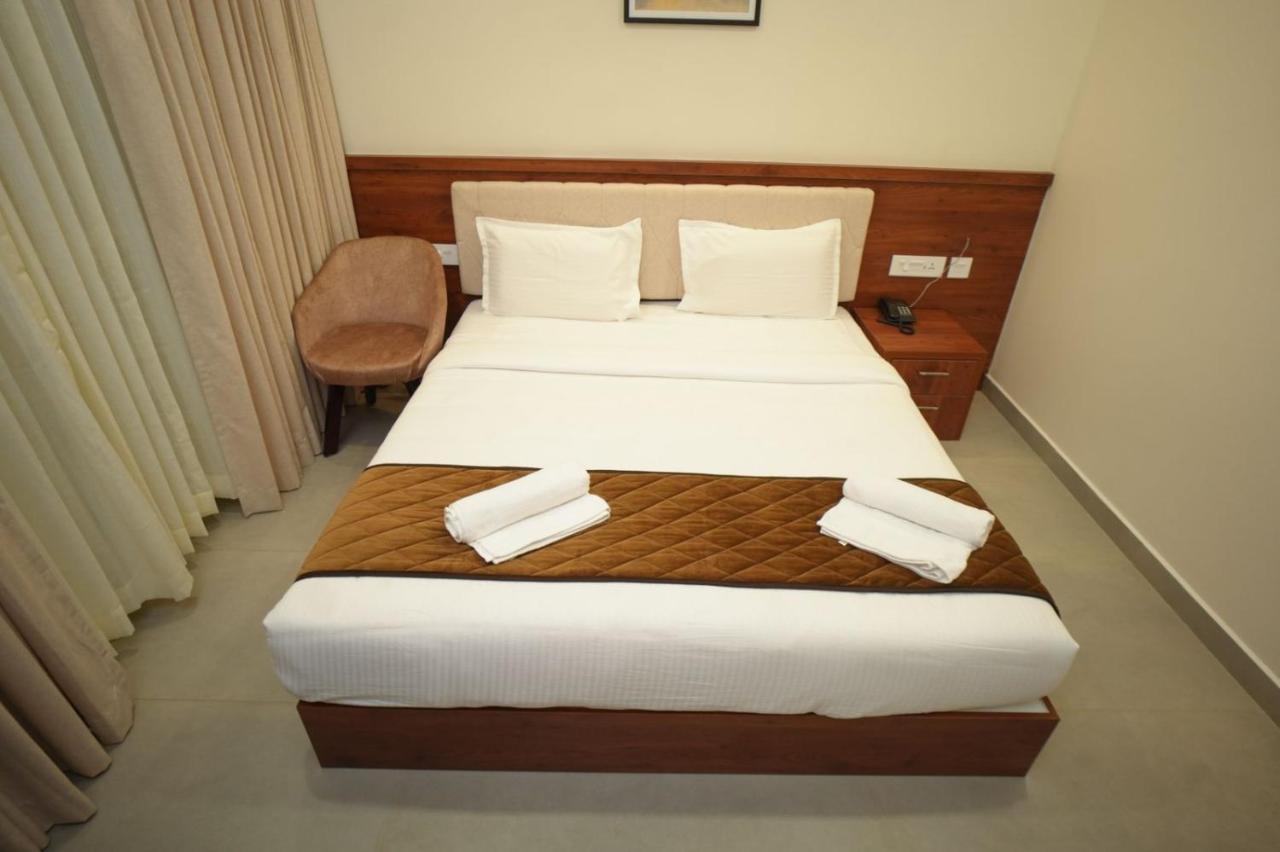 Hotel Royalton Residency Mundakāyam Esterno foto