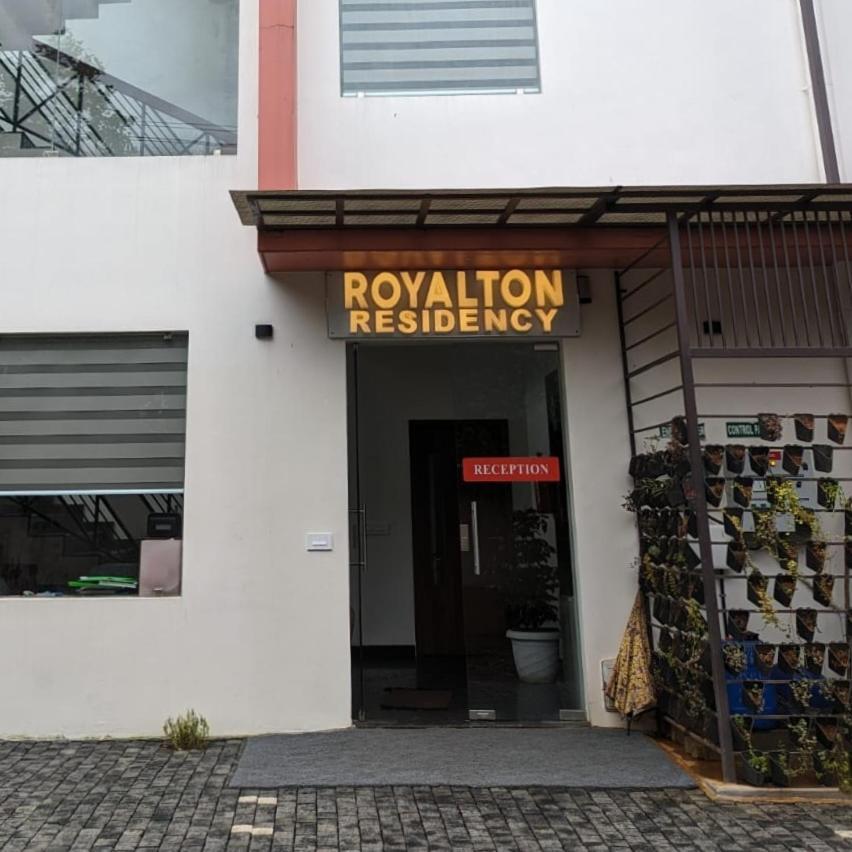 Hotel Royalton Residency Mundakāyam Esterno foto