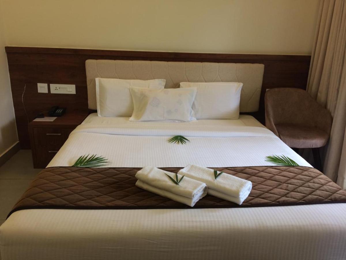 Hotel Royalton Residency Mundakāyam Esterno foto
