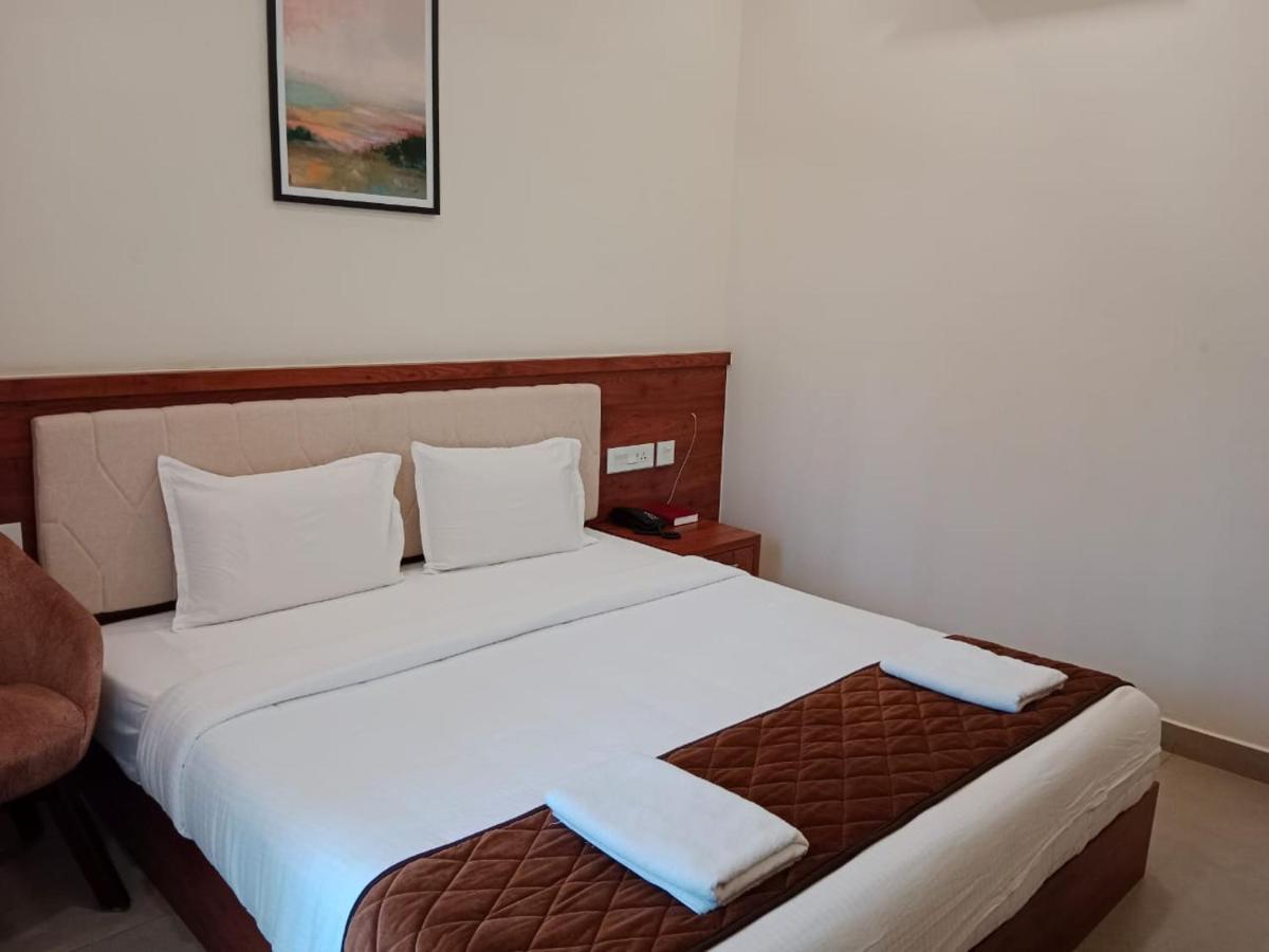 Hotel Royalton Residency Mundakāyam Esterno foto