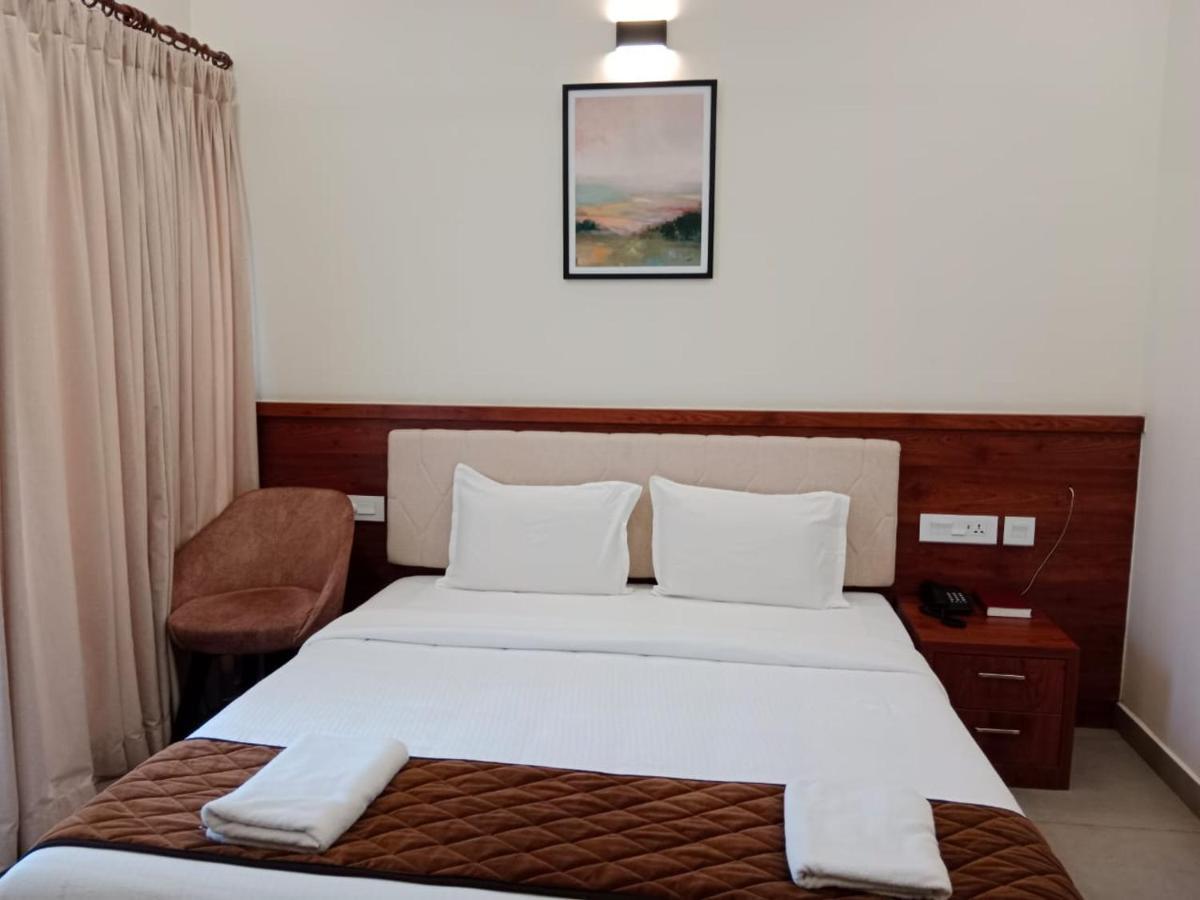 Hotel Royalton Residency Mundakāyam Esterno foto