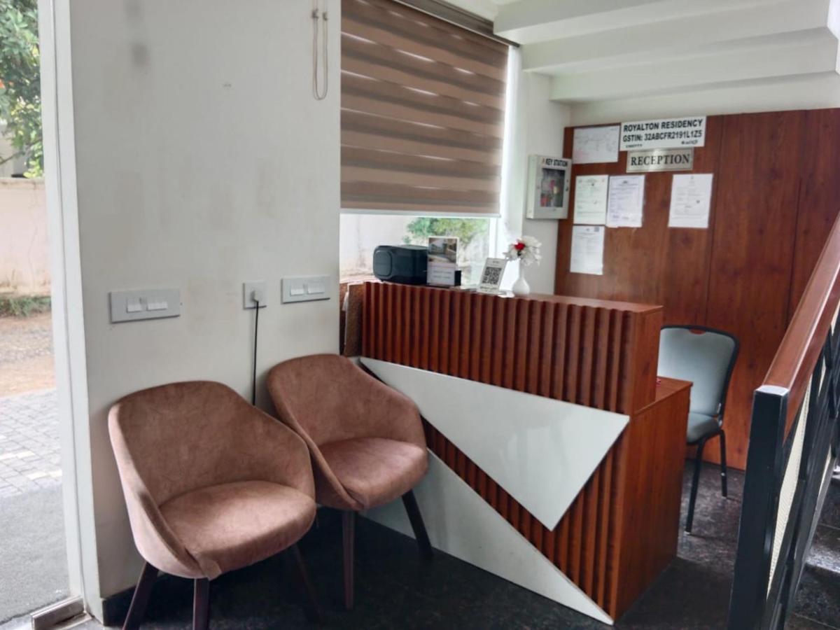 Hotel Royalton Residency Mundakāyam Esterno foto