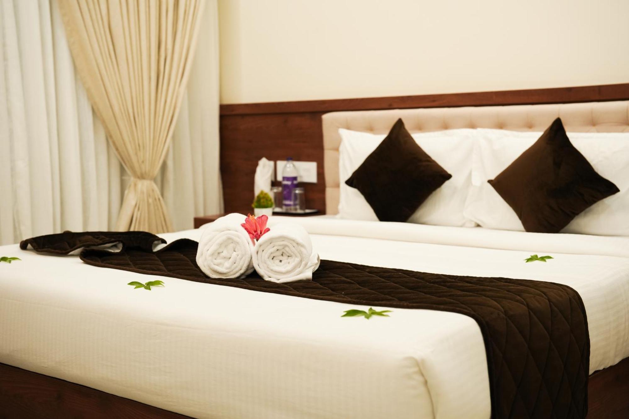 Hotel Royalton Residency Mundakāyam Esterno foto